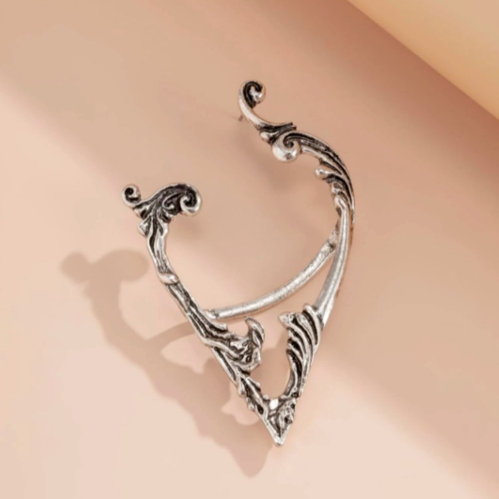 Baroque Elf Pointed Silver Ear Cuff Cosplay - Picture 2 of 4